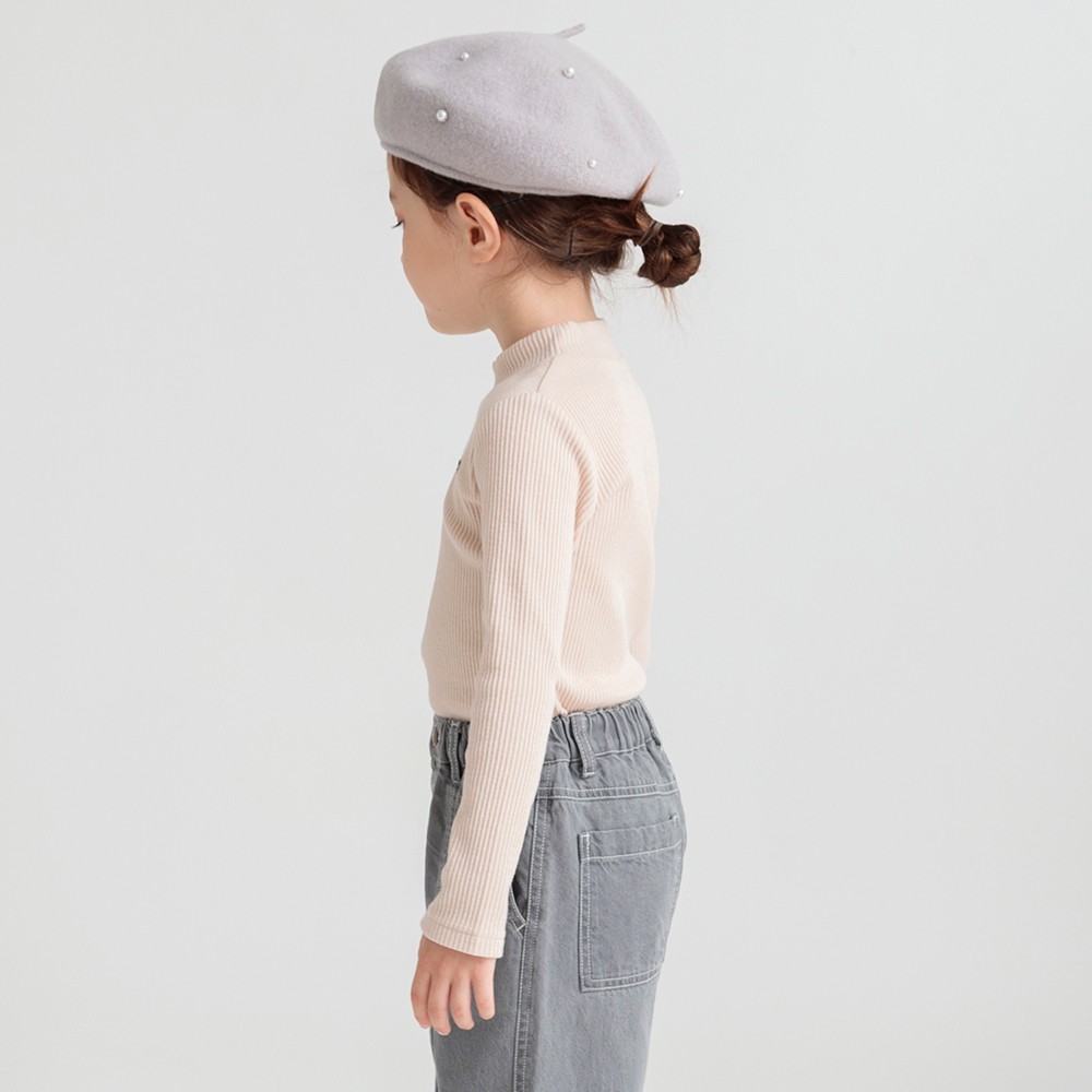 ピンクベージュ