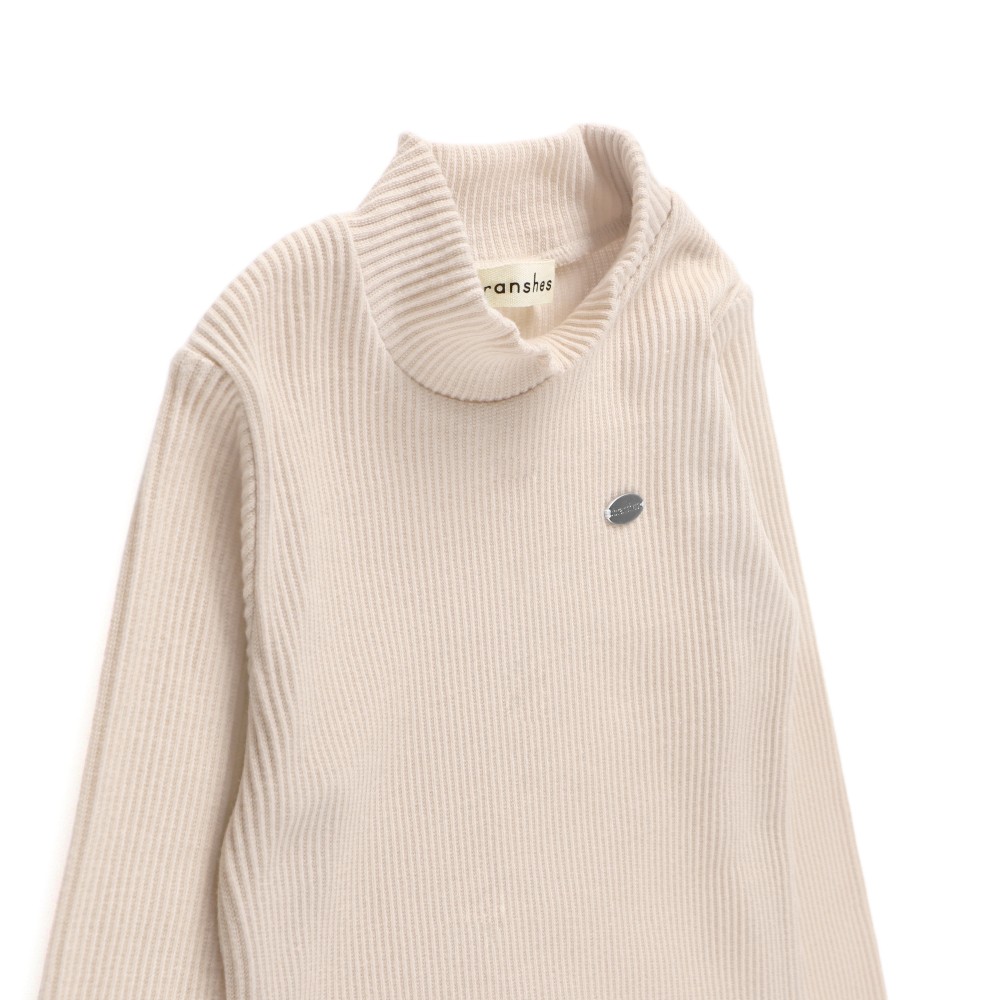 ピンクベージュ