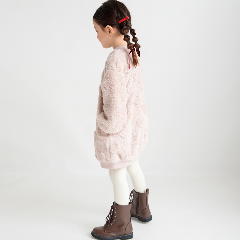 ピンクベージュ