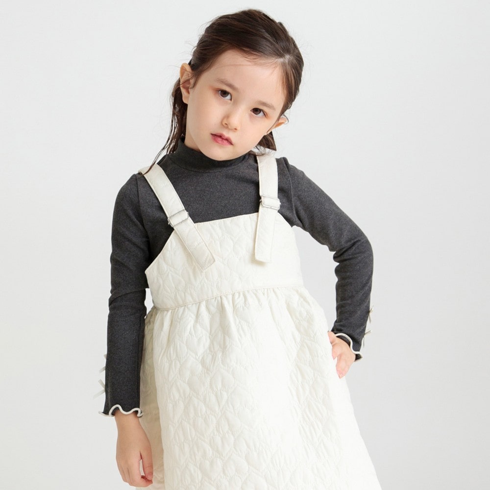 チャコールグレー