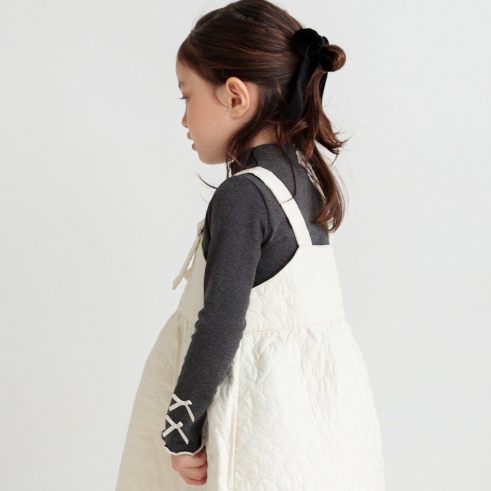 チャコールグレー