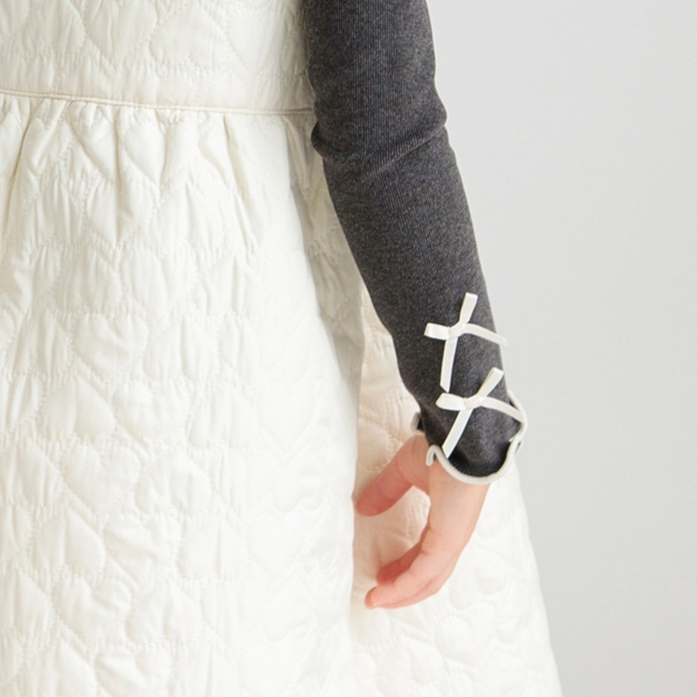 チャコールグレー