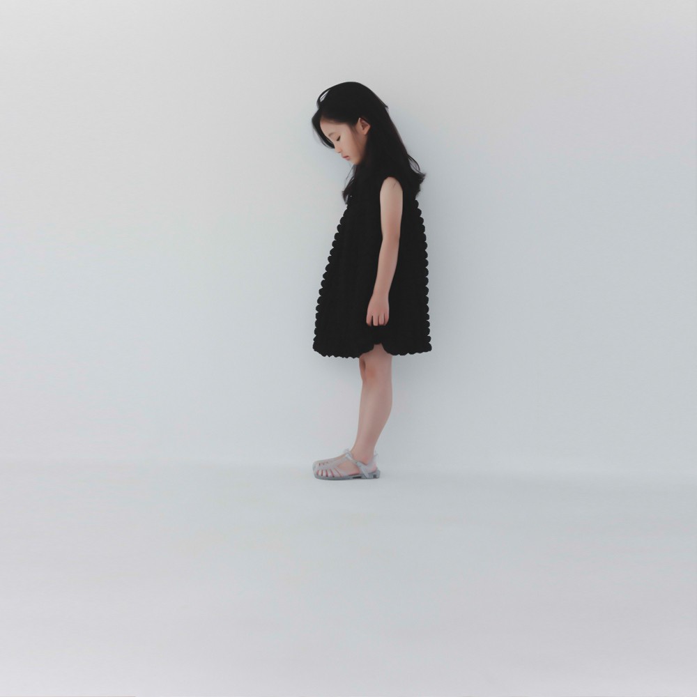ブラック