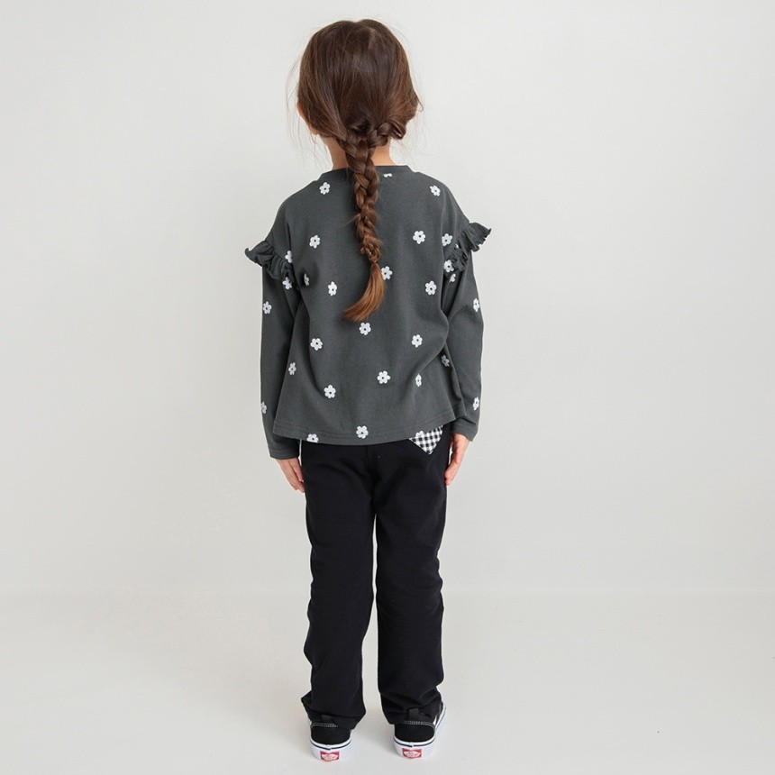 チャコールグレー