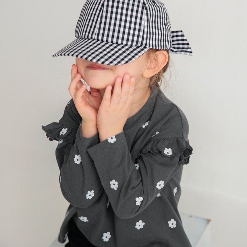 チャコールグレー