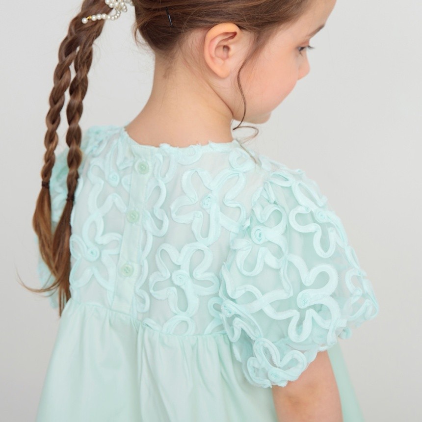 ライトグリーン