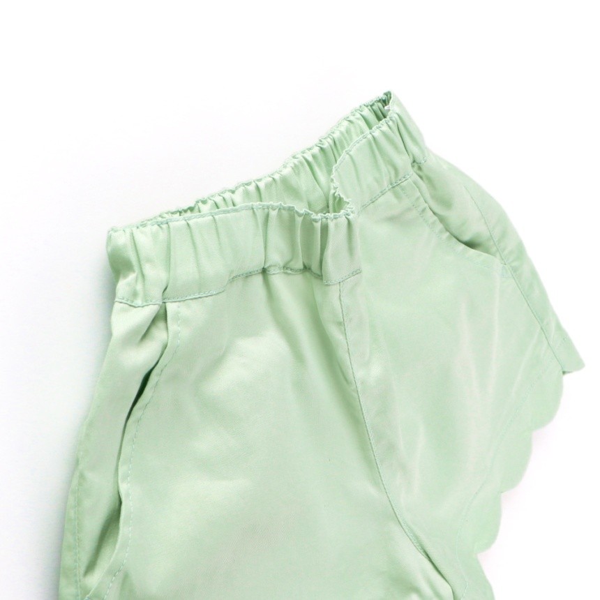 ライトグリーン