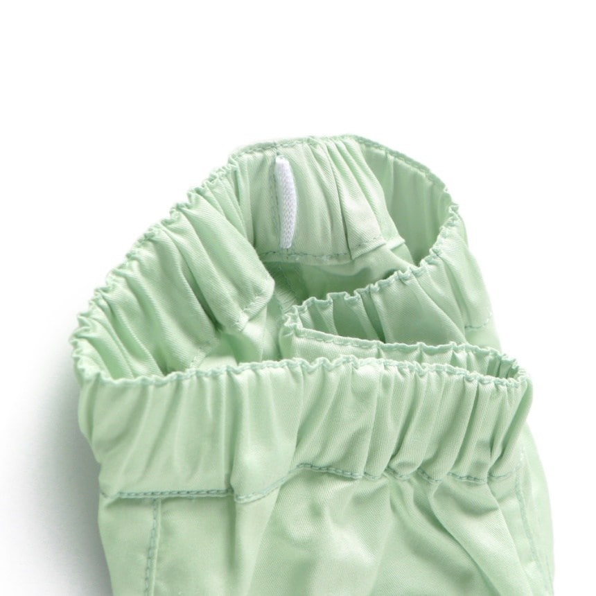 ライトグリーン