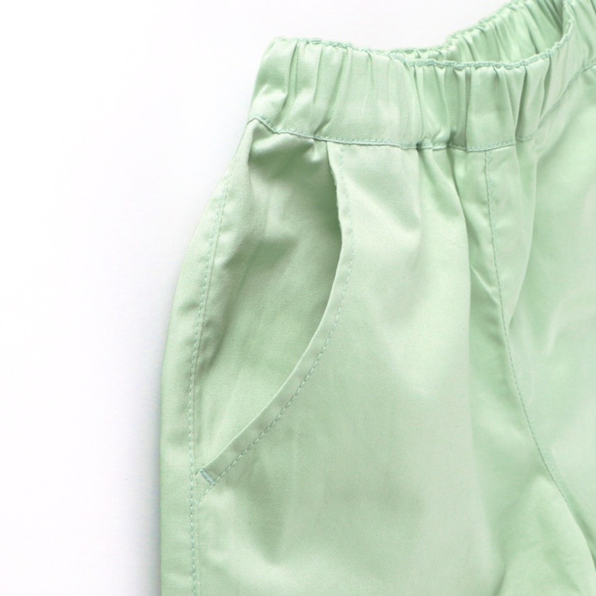 ライトグリーン