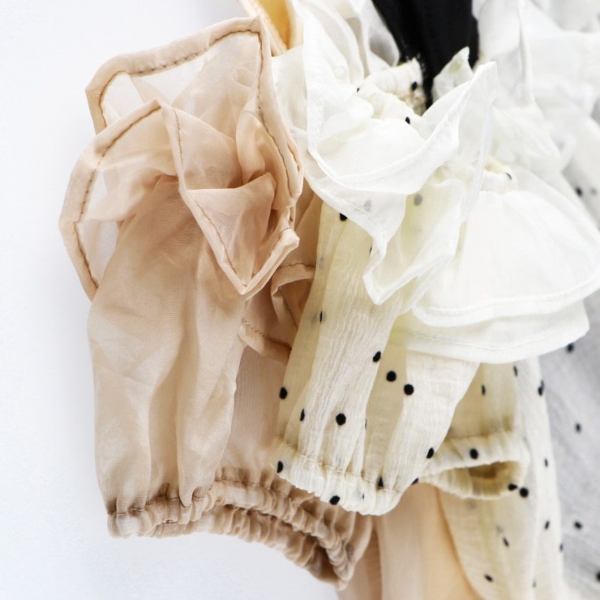 ピンクベージュ