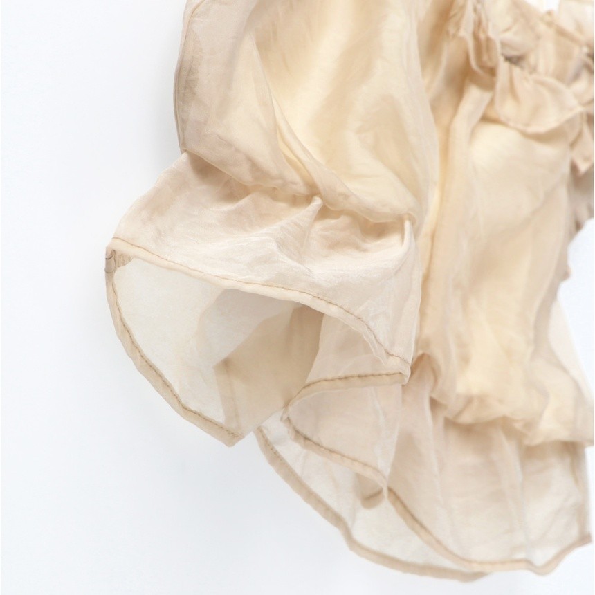 ピンクベージュ