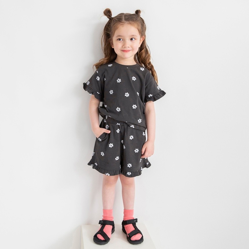 チャコールグレー