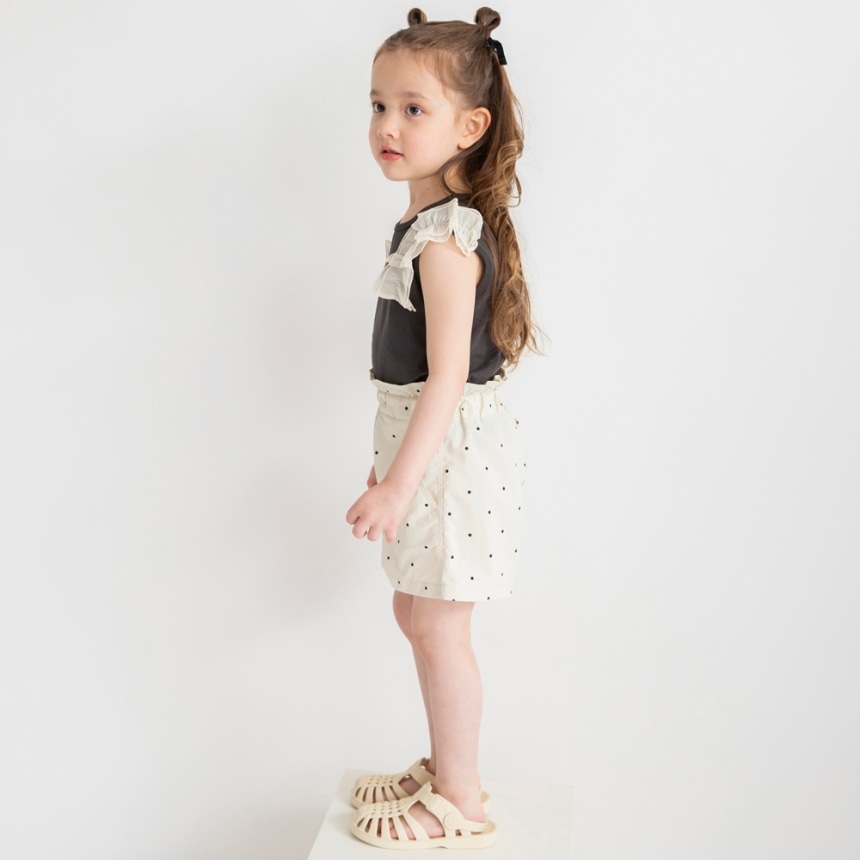 チャコールグレー