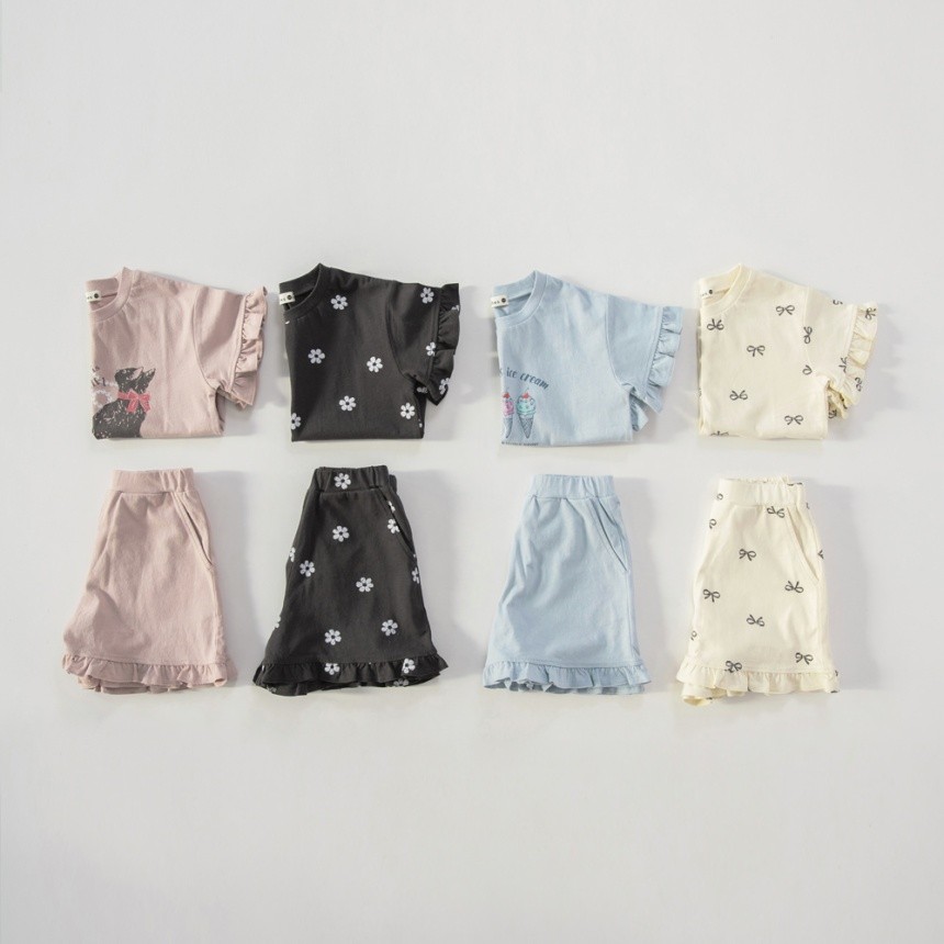 チャコールグレー