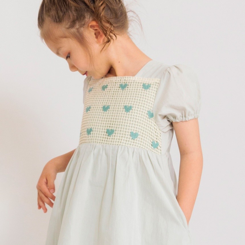 ライトグリーン