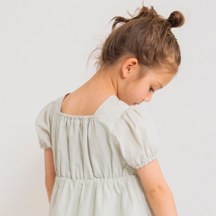 ライトグリーン