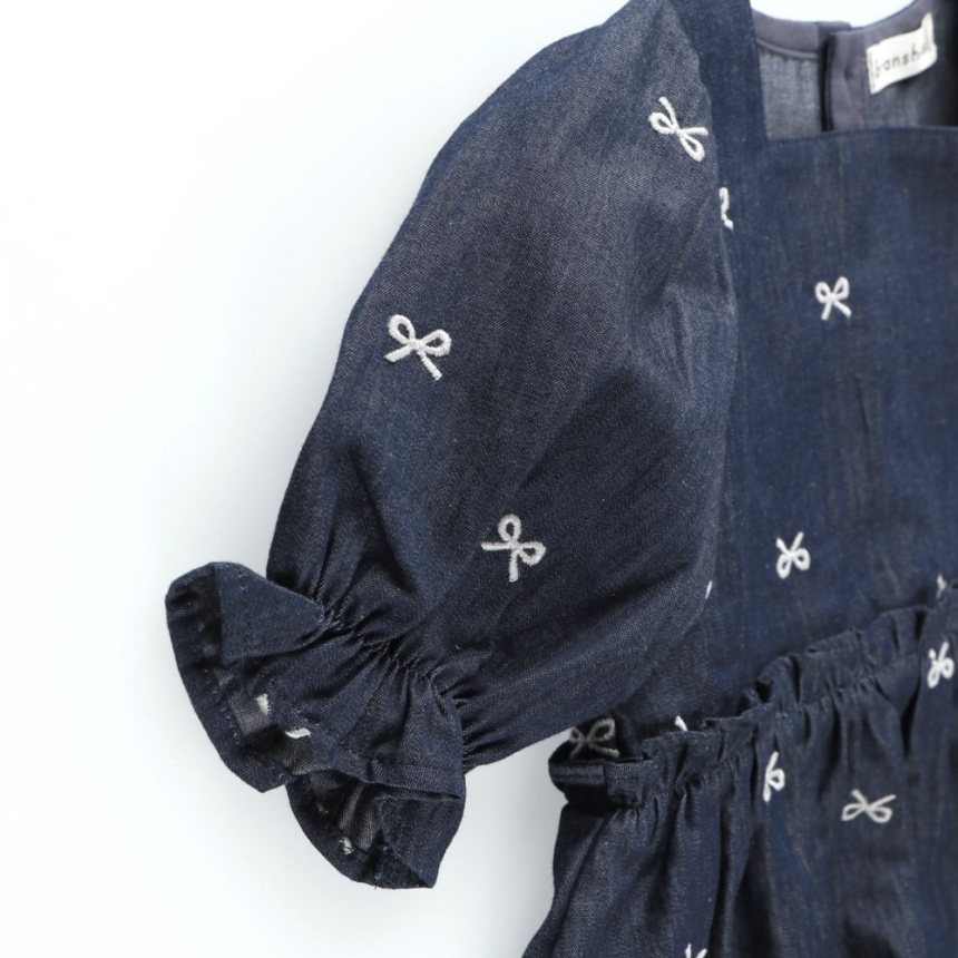 ネイビーブルー