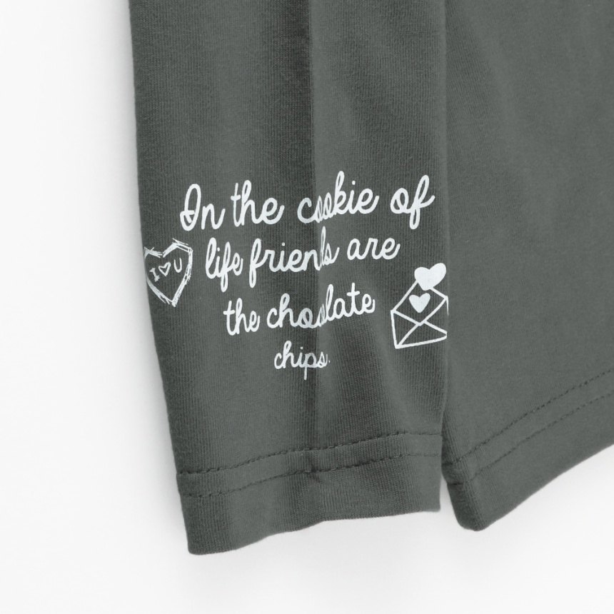 チャコールグレー