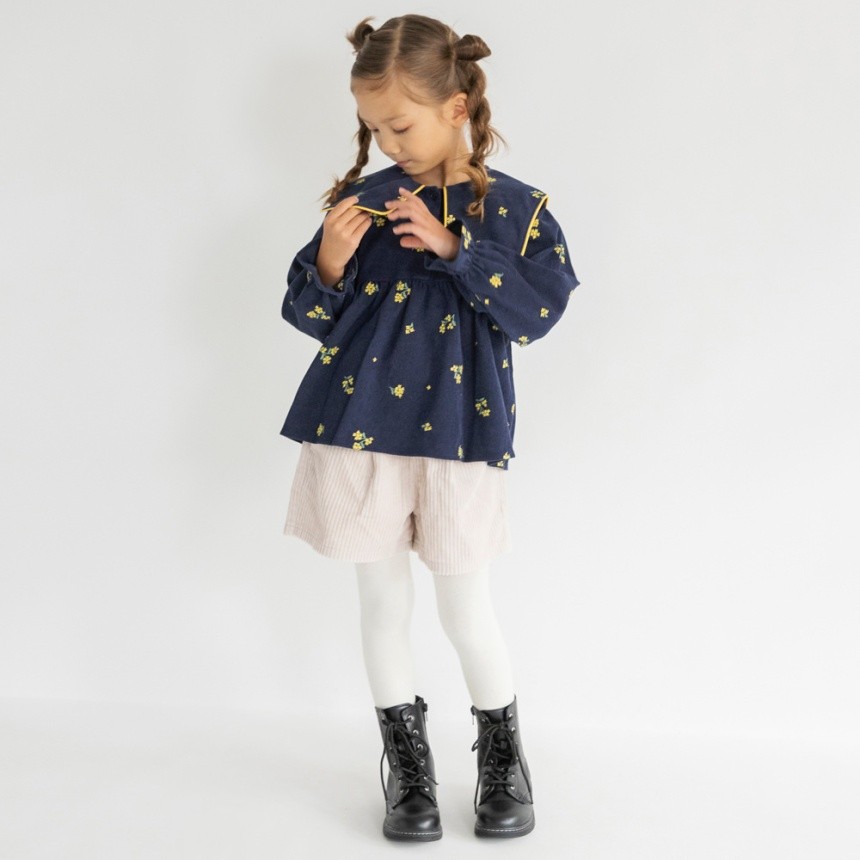 ピンクベージュ