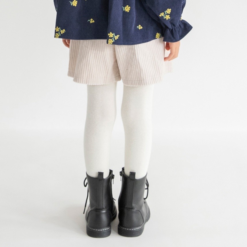 ピンクベージュ