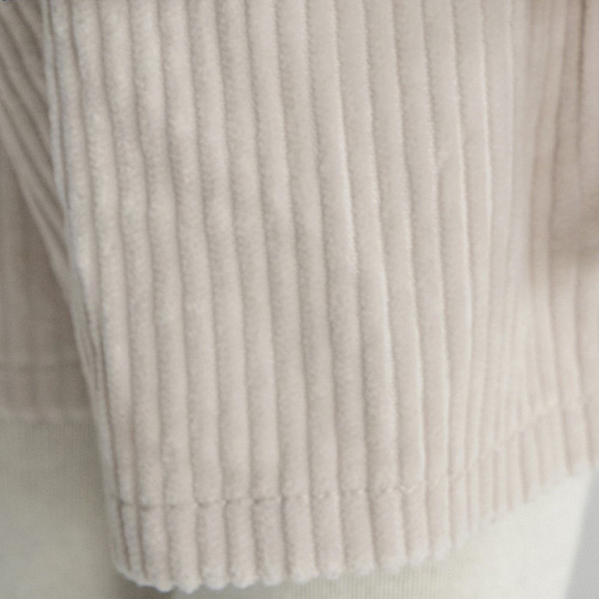 ピンクベージュ