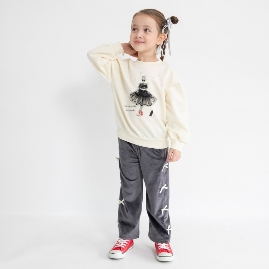 チャコールグレー