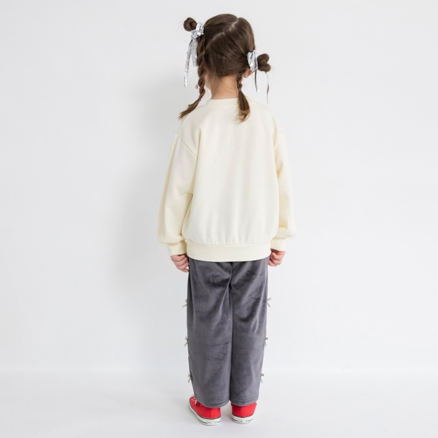 チャコールグレー