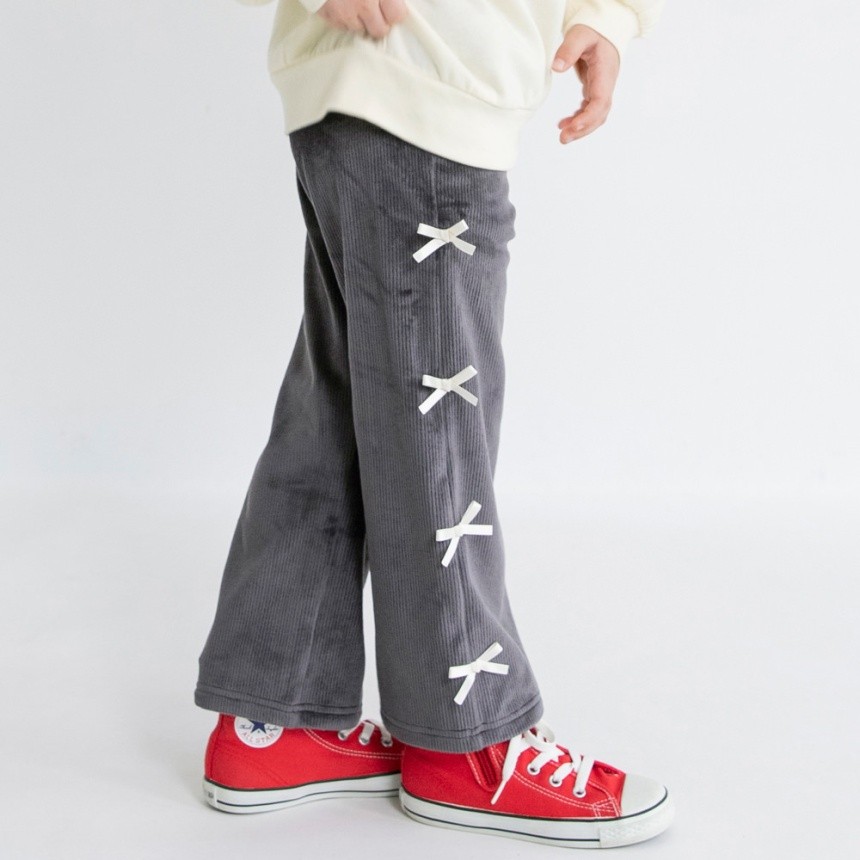 チャコールグレー