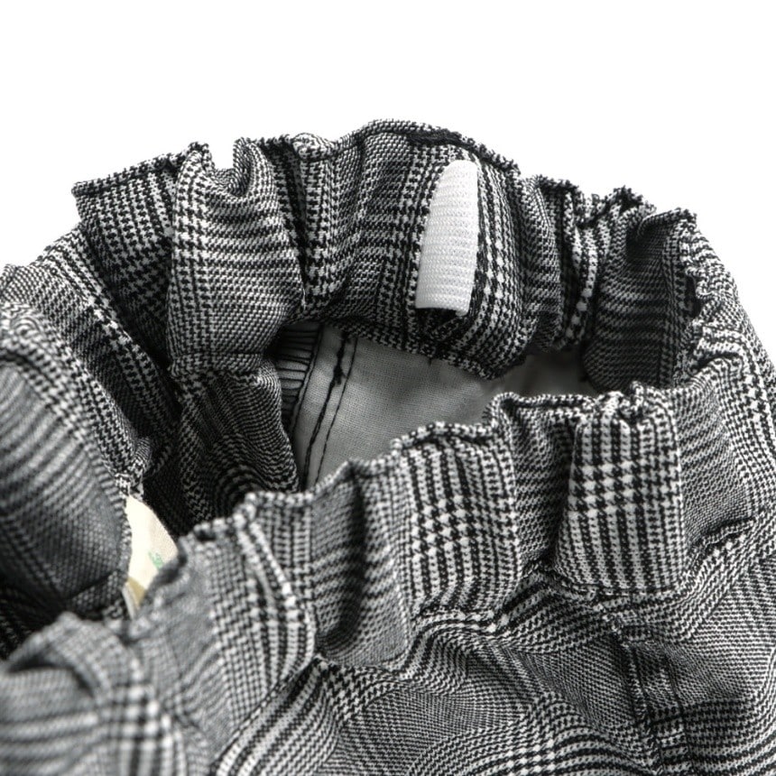 チャコールグレー