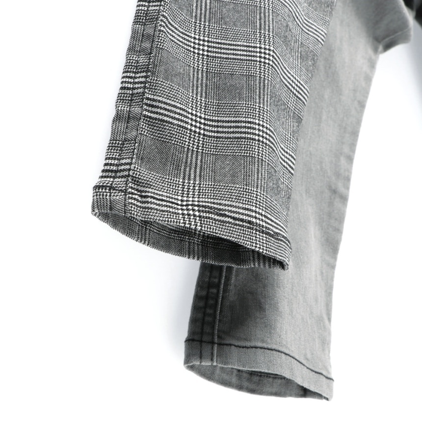 チャコールグレー