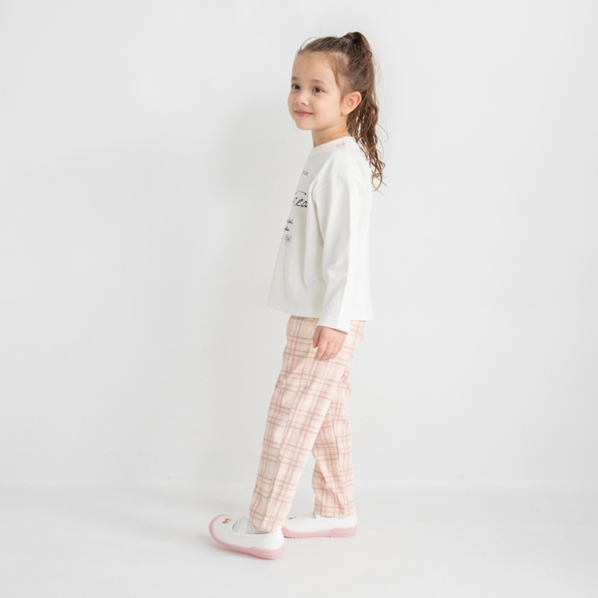 ピンクベージュ