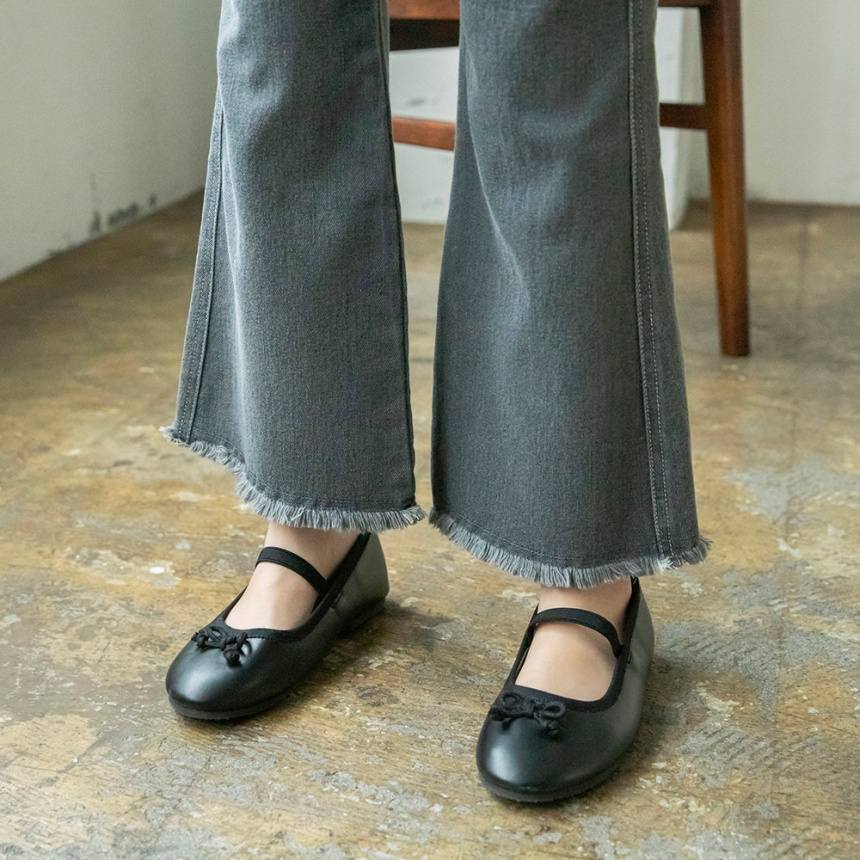 チャコールグレー