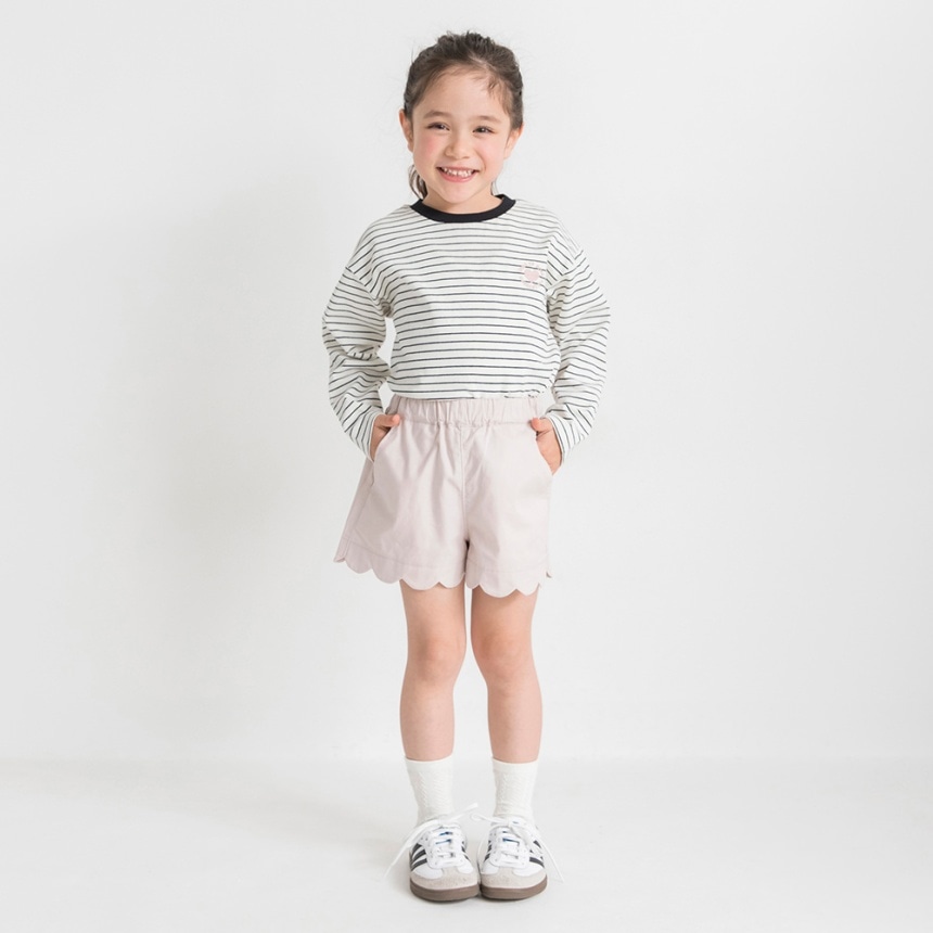 ピンクベージュ