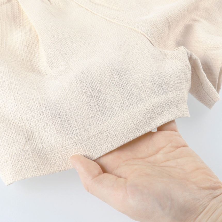 ピンクベージュ