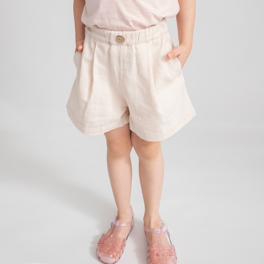 ピンクベージュ