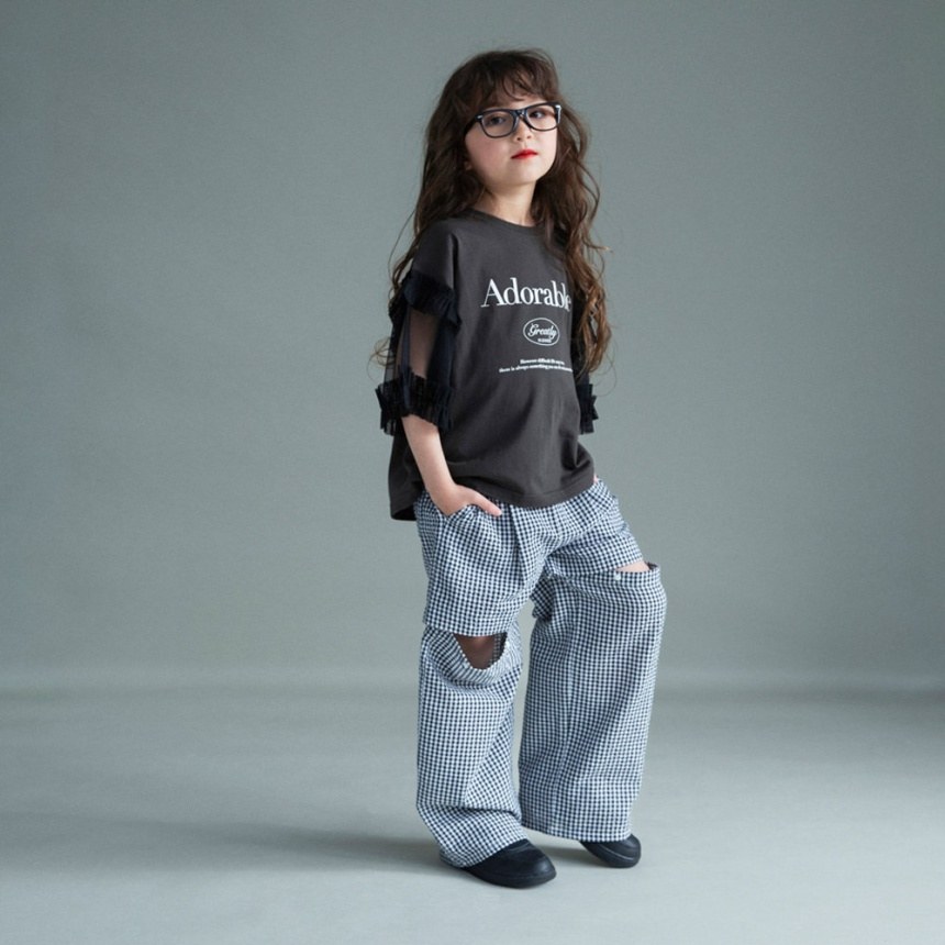 チャコールグレー