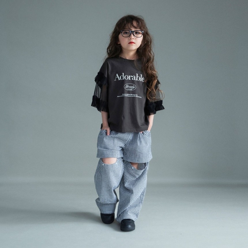 チャコールグレー