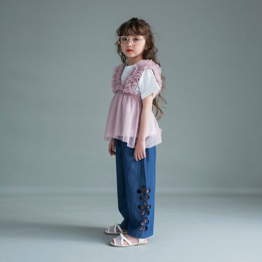 ピンクベージュ