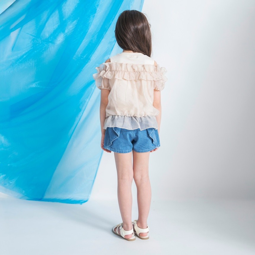 ピンクベージュ