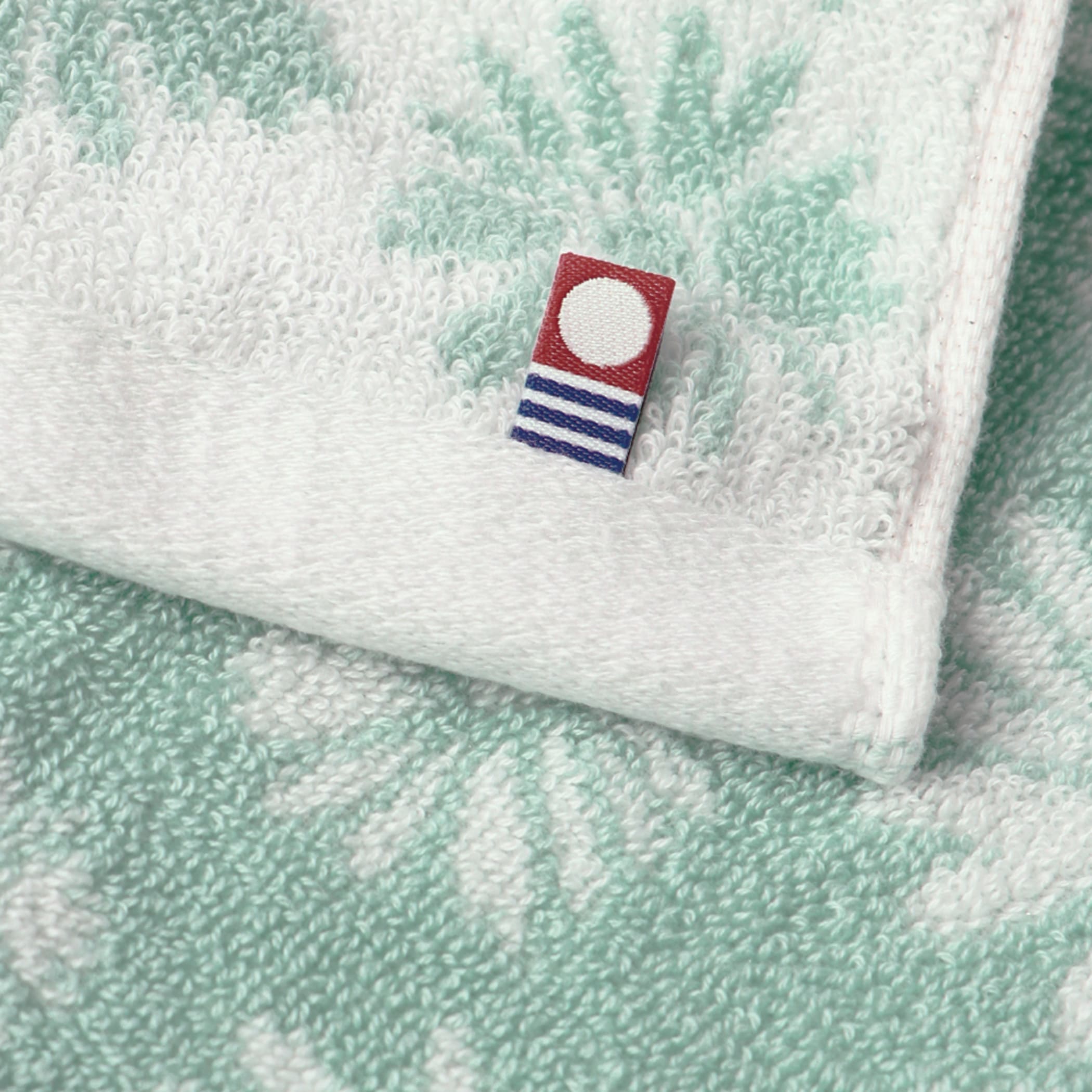 ライトグリーン