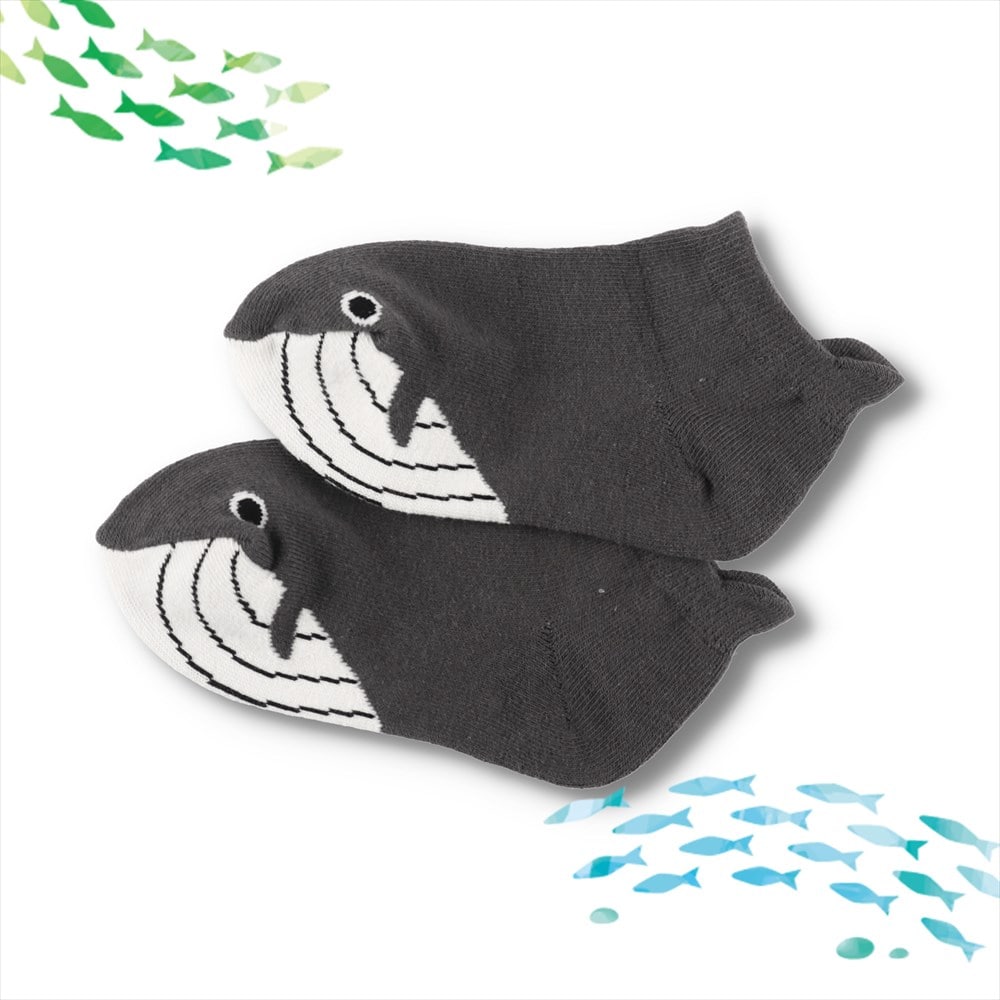 チャコールグレー