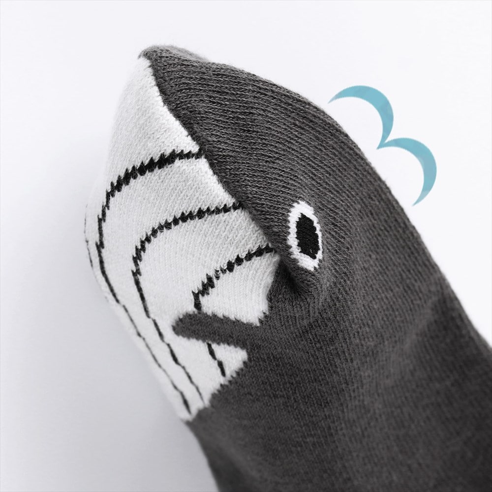 チャコールグレー