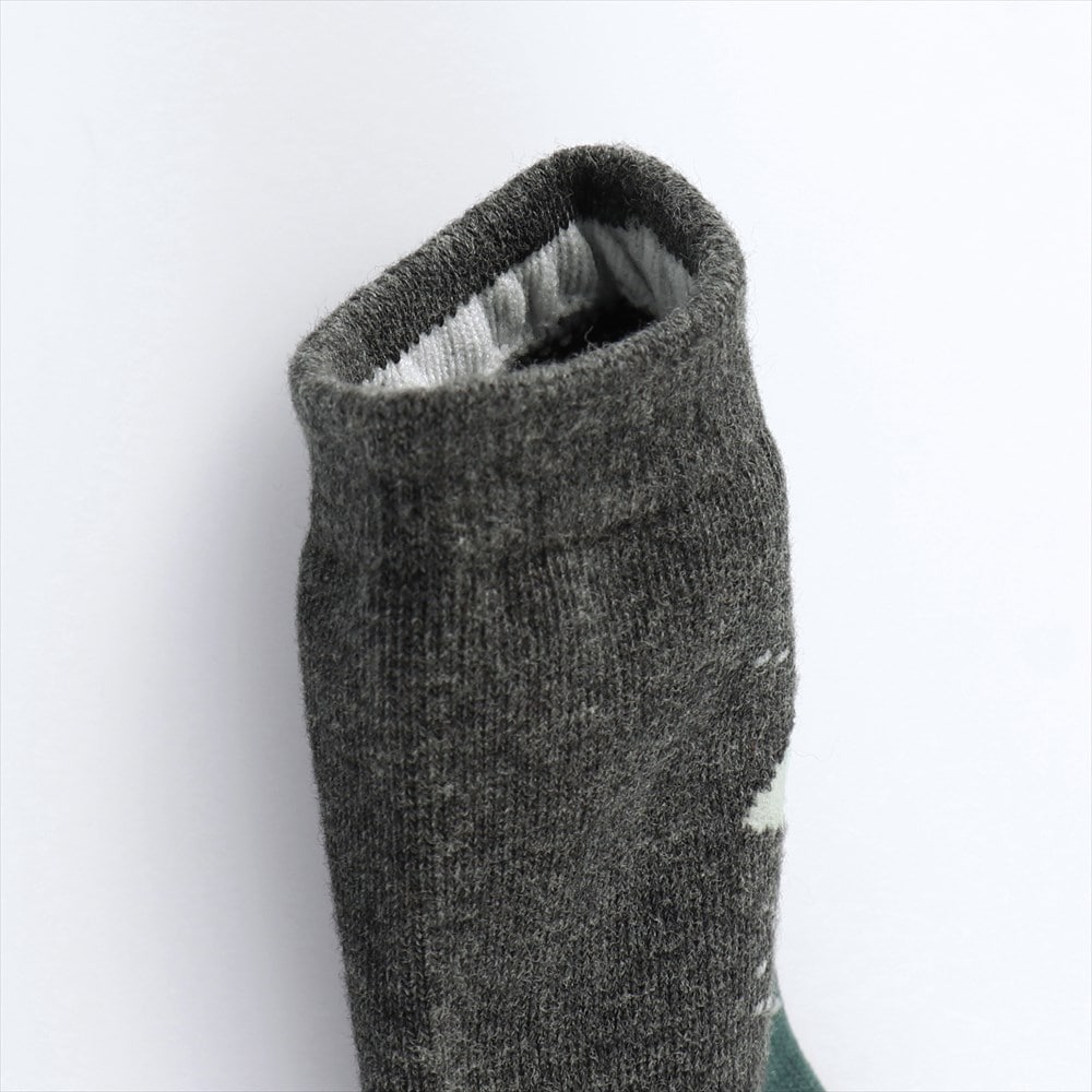 チャコールグレー