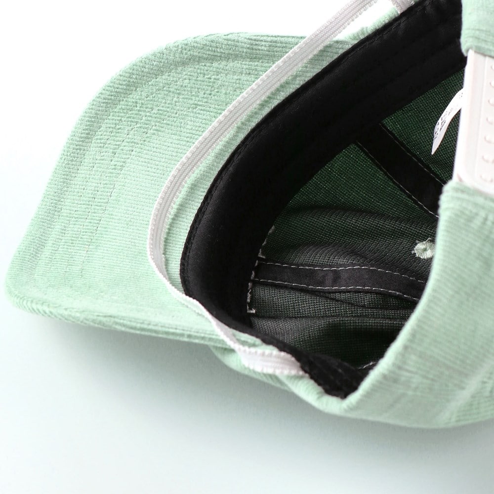 ライトグリーン