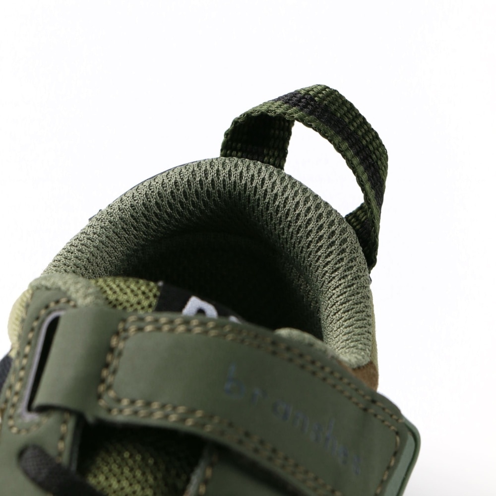 カーキグリーン