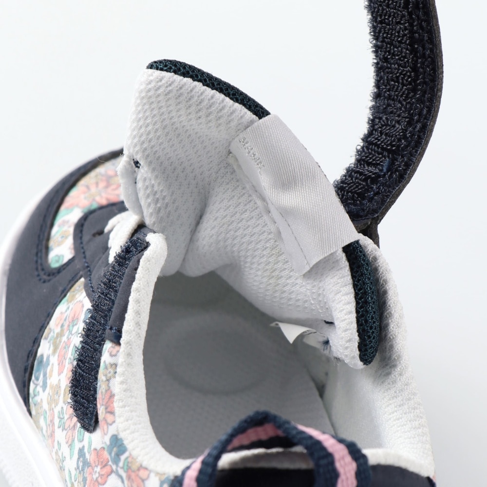 ネイビーブルー