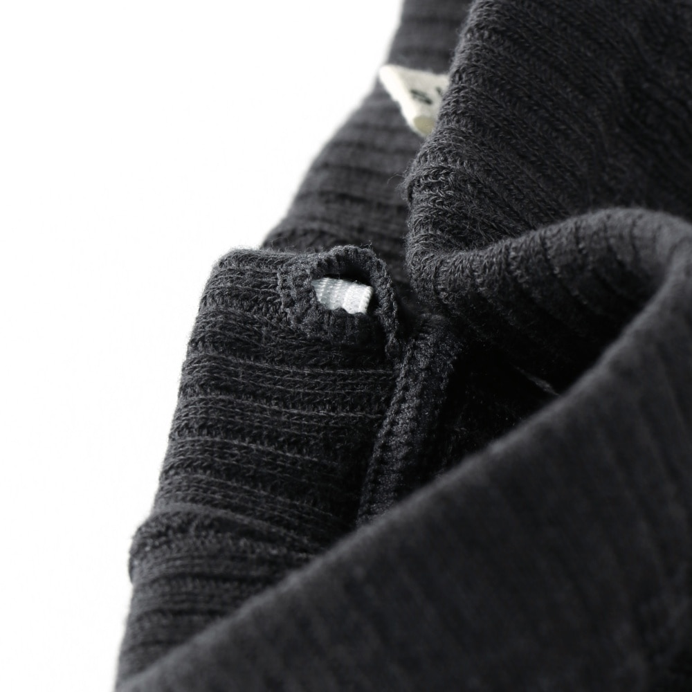 チャコールグレー