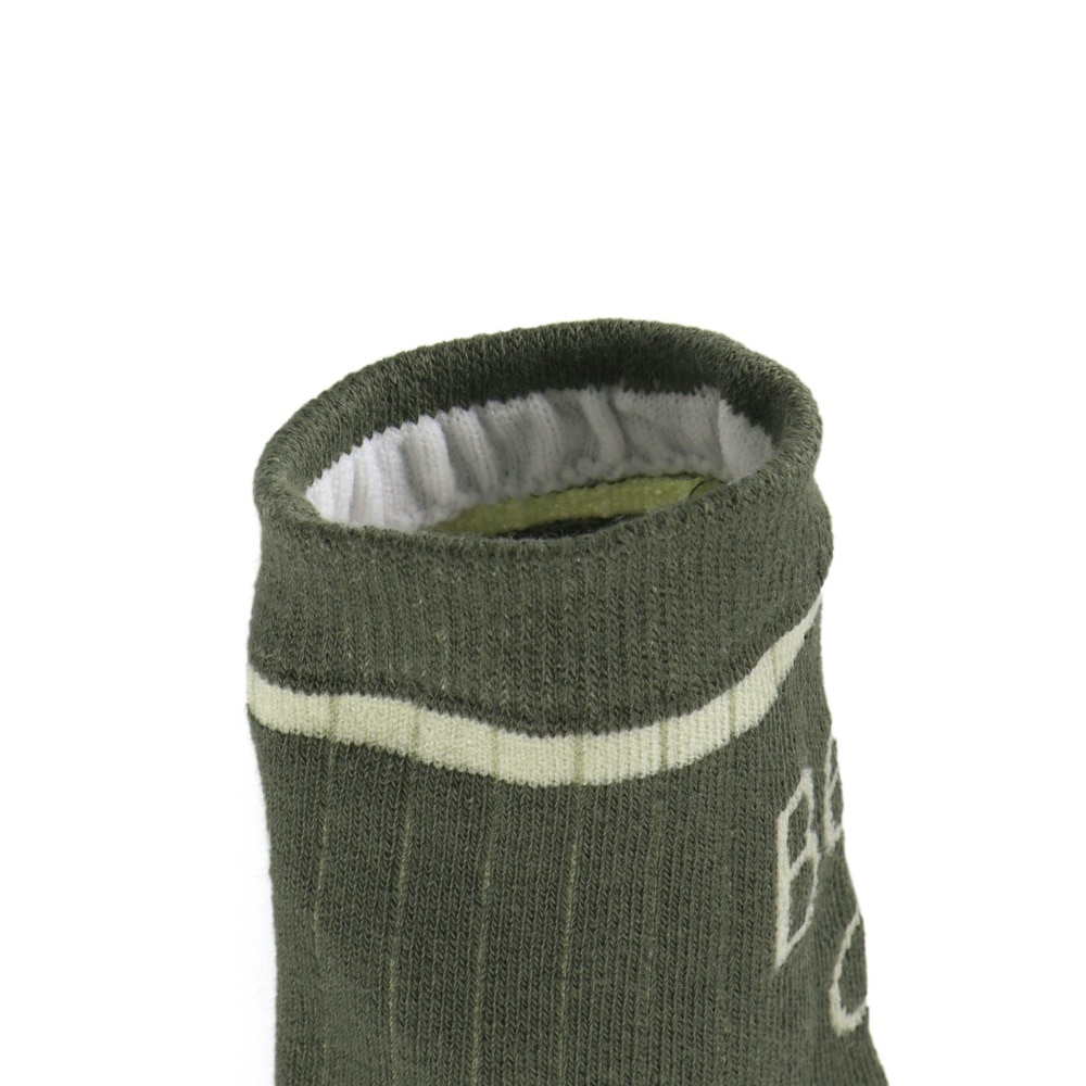 カーキグリーン