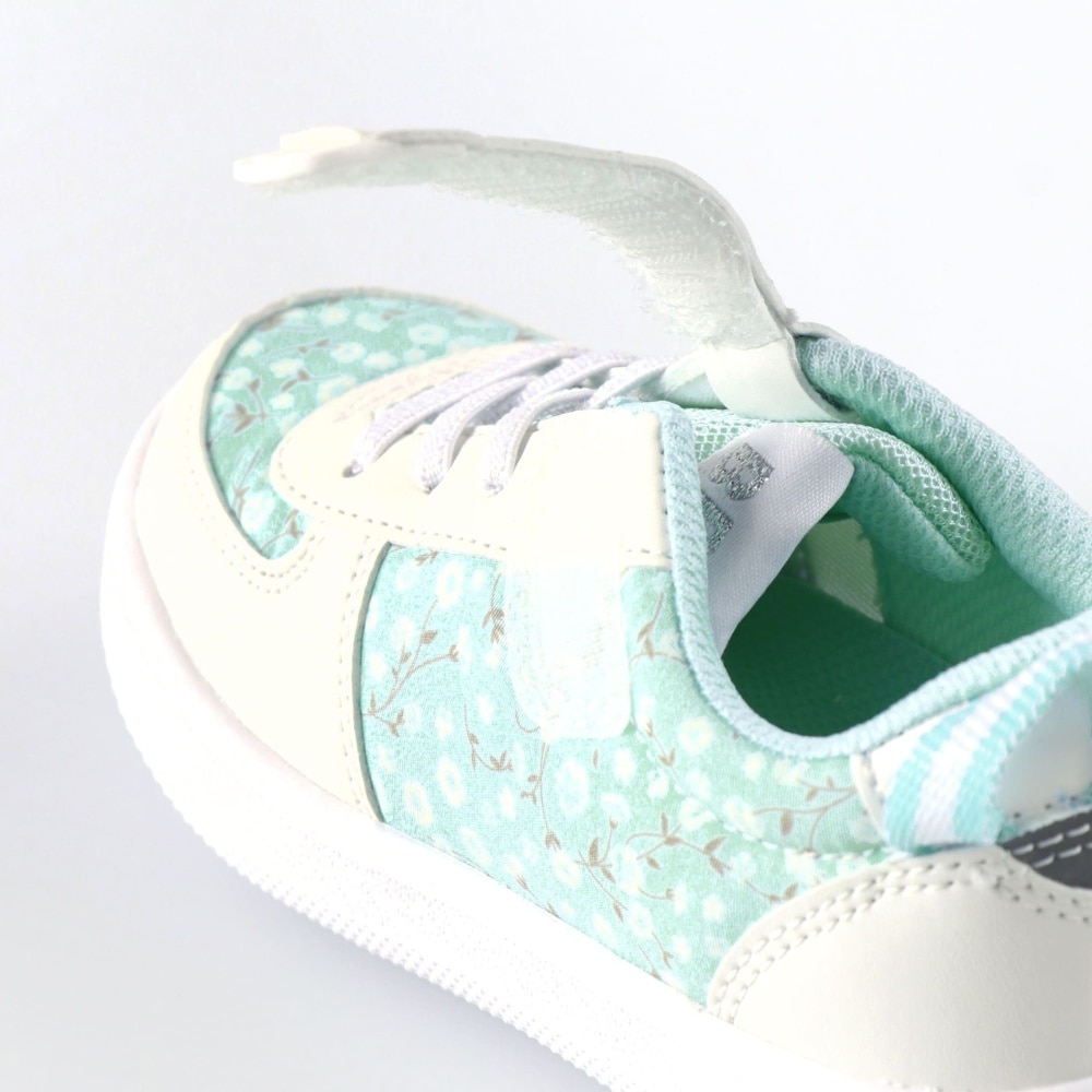 ライトグリーン