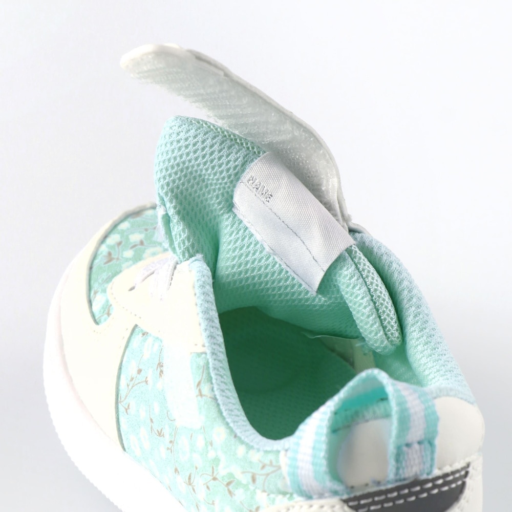 ライトグリーン